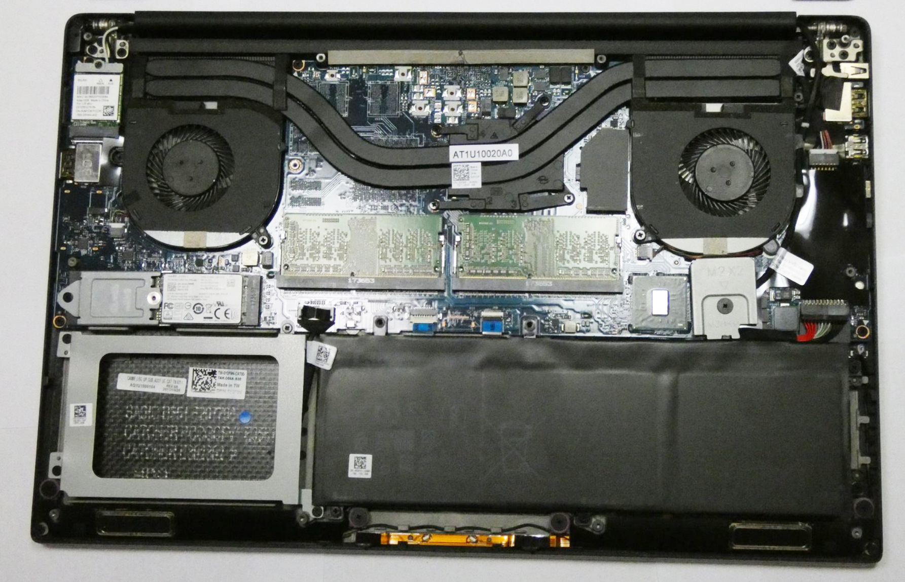 How to replace and fix DELL XPS15 9550 9560 9570 Speaker 0TX47W (XPS 15 9560)